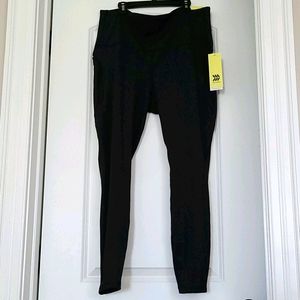 BNWT All In Motion XXL Contour Curvy Legging